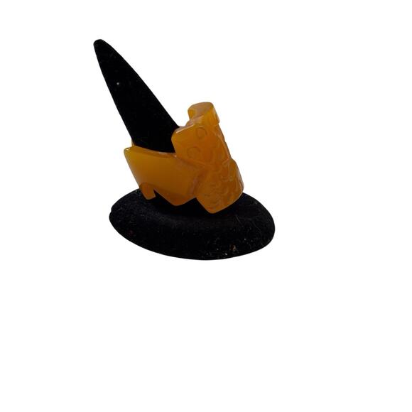 Bakelite Ring Butterscotch Yellow Carved Snake 6g US 8 - Picture 2 of 8